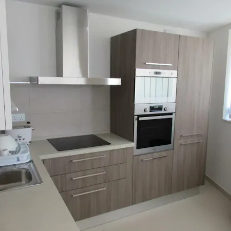 Private Double With Private Bathroom In Ta' Xbiex *