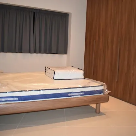 Private Double With Private Bathroom In Ta' Xbiex *