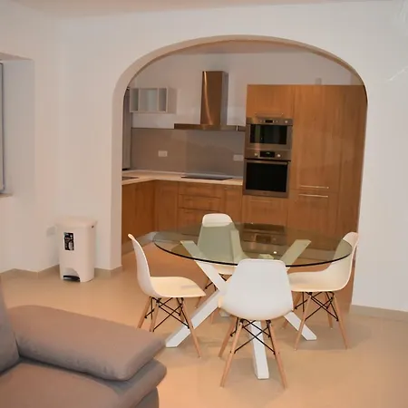 Private Double With Private Bathroom In Ta' Xbiex