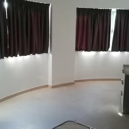 Private Double With Private Bathroom In Ta' Xbiex
