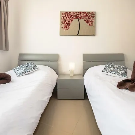 Private Double With Private Bathroom In Ta' Xbiex Habitación en casa particular