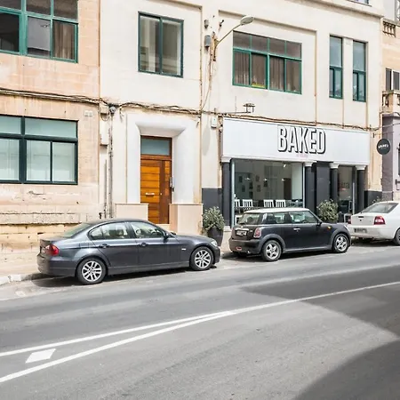 Private Double With Private Bathroom In Ta' Xbiex *