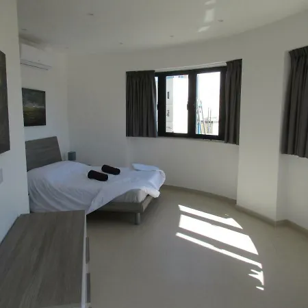 Privatunterkunft Private Double With Private Bathroom In Ta' Xbiex *