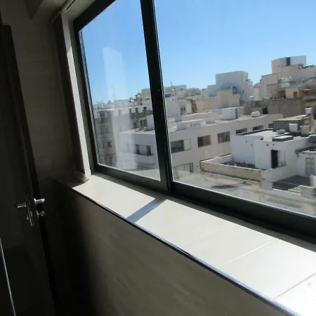 Private Double With Private Bathroom In Ta' Xbiex Ta Xbiex