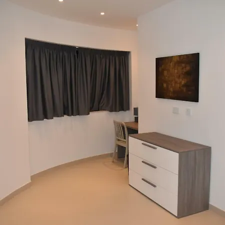 Private Double With Private Bathroom In Ta' Xbiex Ta Xbiex