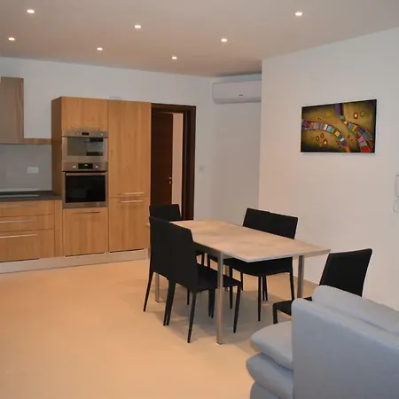 Private Double With Private Bathroom In Ta' Xbiex Privatunterkunft *
