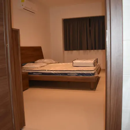 Private Double With Private Bathroom In Ta' Xbiex Privatunterkunft *