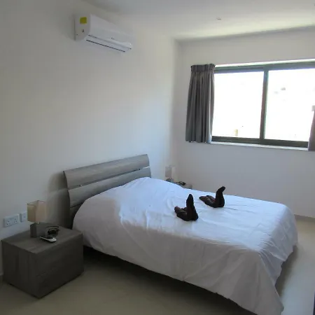 Private Double With Private Bathroom In Ta' Xbiex Privatunterkunft *