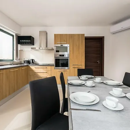 Private Double With Private Bathroom In Ta' Xbiex Privatunterkunft *