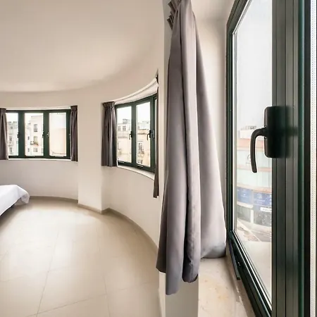 Private Double With Private Bathroom In Ta' Xbiex