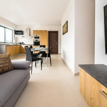 Private Double With Private Bathroom In Ta' Xbiex Privatunterkunft
